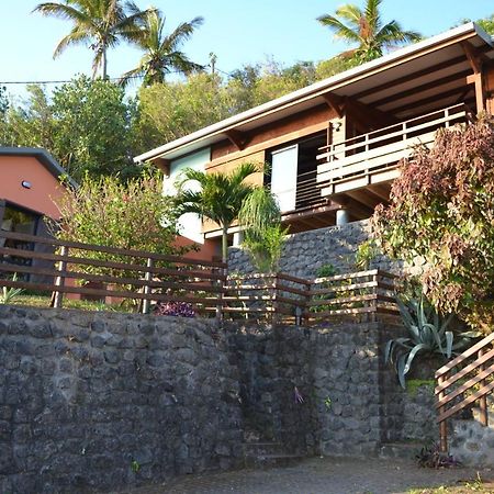 Villa Atypique Le Chat Perche De Grand Anse Petite-Ile Luaran gambar