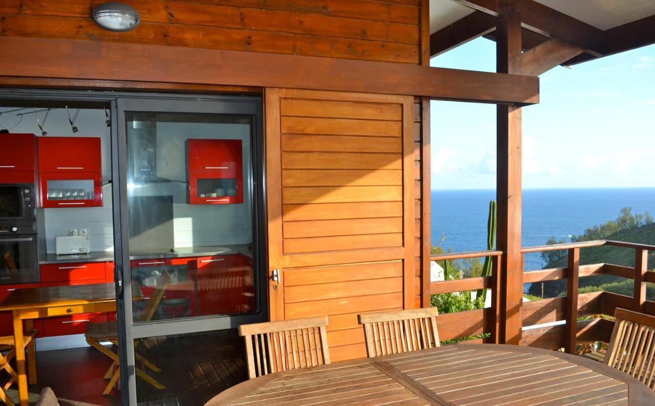 Villa Atypique Le Chat Perche De Grand Anse Petite-Ile Luaran gambar