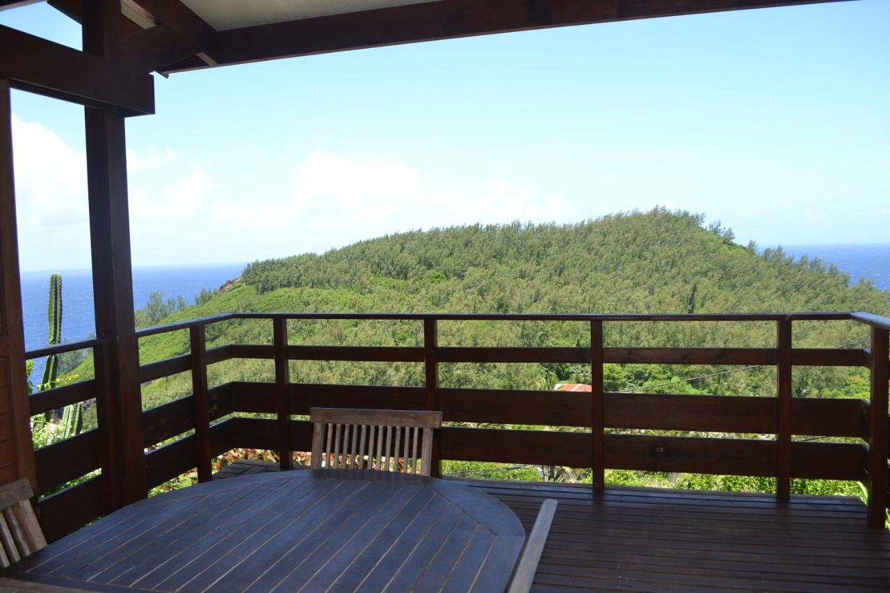 Villa Atypique Le Chat Perche De Grand Anse Petite-Ile Luaran gambar