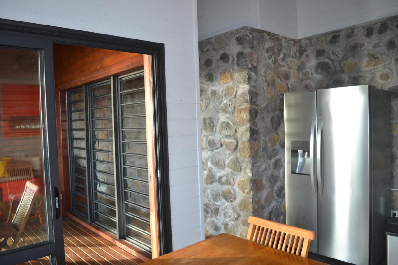 Villa Atypique Le Chat Perche De Grand Anse Petite-Ile Luaran gambar