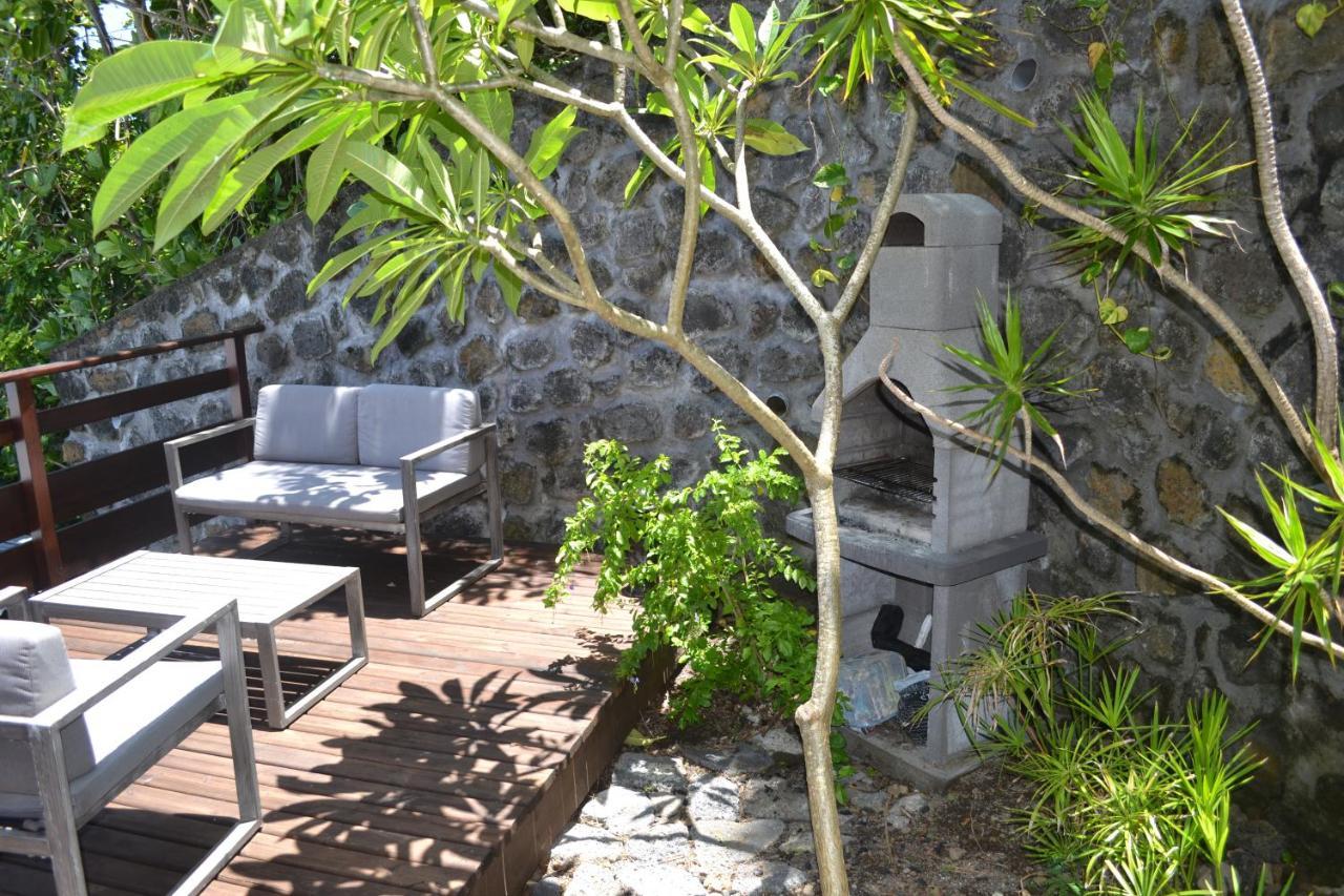 Villa Atypique Le Chat Perche De Grand Anse Petite-Ile Luaran gambar