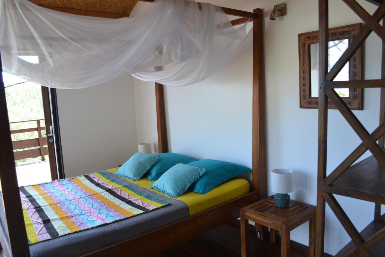 Villa Atypique Le Chat Perche De Grand Anse Petite-Ile Luaran gambar
